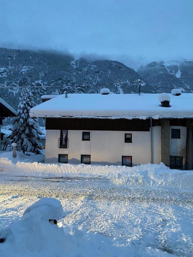 Der Grosse Stadl Längenfeld Buitenkant foto
